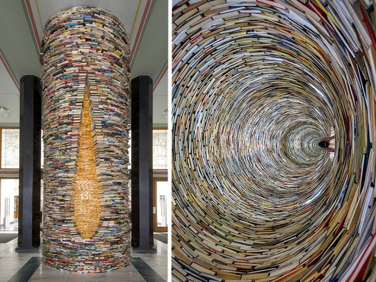 Torre-de-libros-infinita-en-praga MATEJ KREN